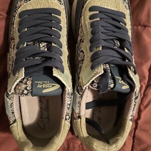 Circus by Sam Edelman Navy and Beige Floral Sneakers